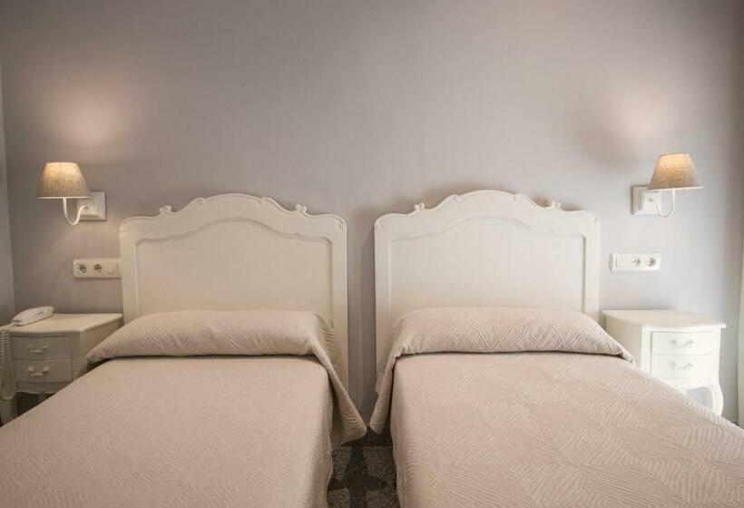 اتاق راحتی سه تخته, Maestranza