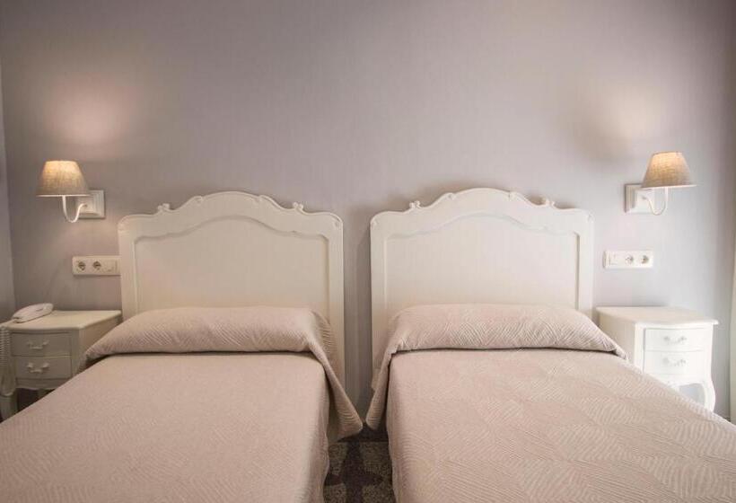 اتاق استاندارد با بالکن, Maestranza