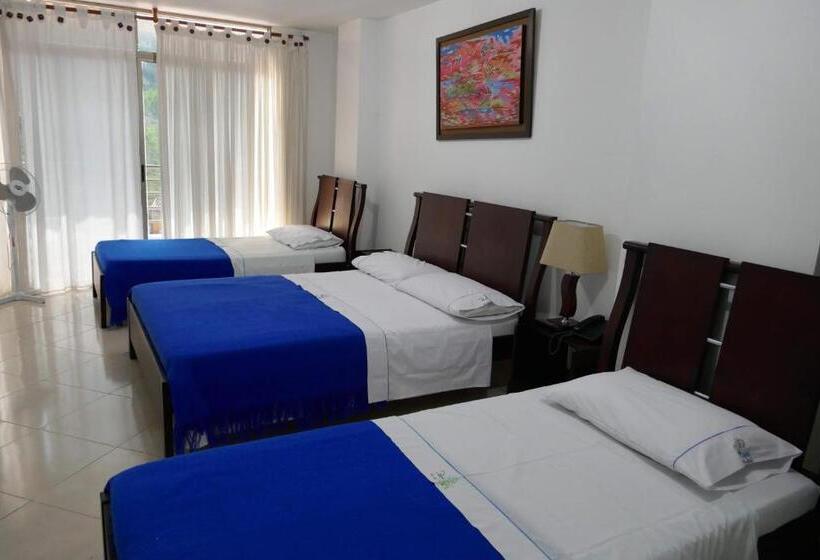 חדר משפחתי, Puerto Bahia