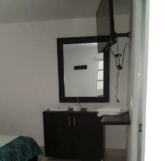 Standard Yhden Hengen Huone, Septima Avenida