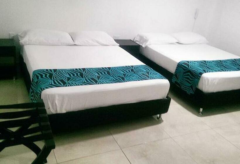 غرفه قياسيه سريرين مزدوجين, Septima Avenida