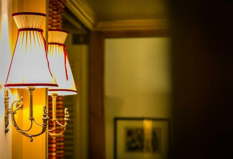 小型套房, Posta R.t.a