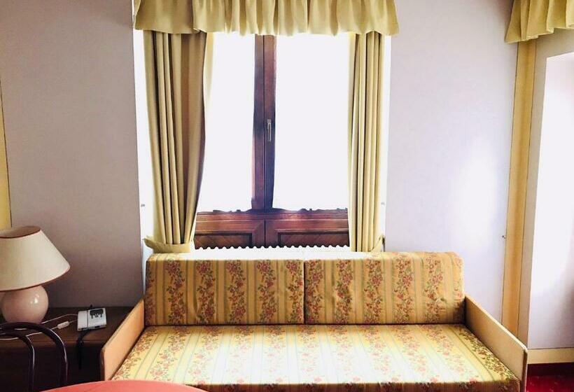 Полулюкс, Posta R.t.a