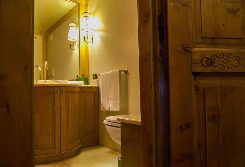 小型套房, Posta R.t.a