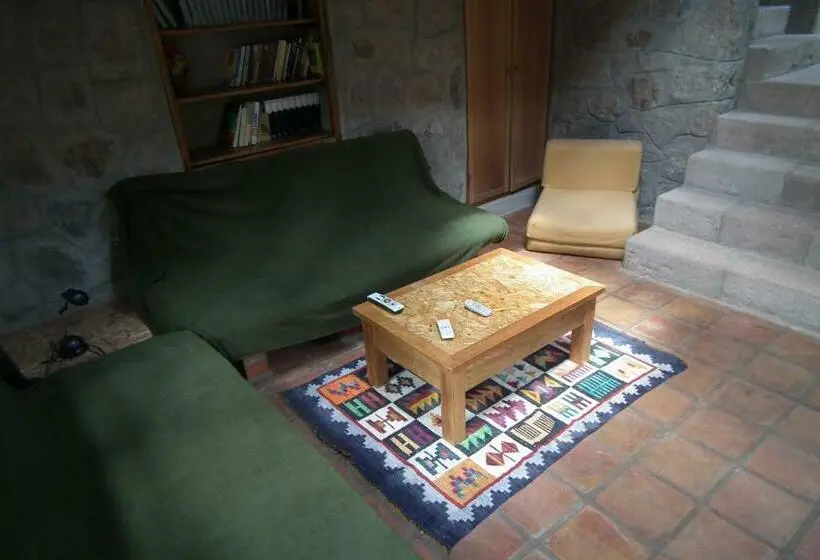 Standaardbungalow, Melissa Wasi