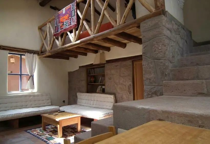 Standaardbungalow, Melissa Wasi