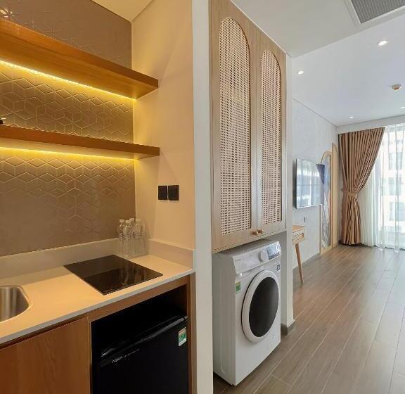 اتاق استاندارد چهارنفره با بالکن, Venus Apartment   Apec Mandala Phú Yên