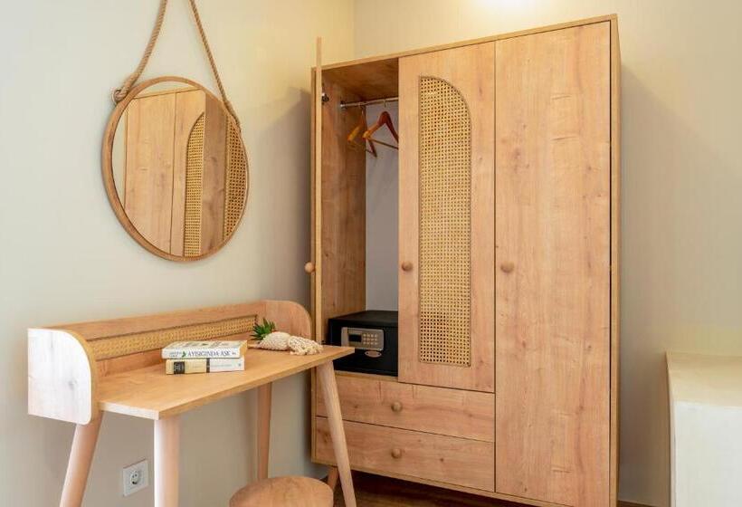 غرفة قياسية مزوَّدة بشُرفة, Aya Butik Otel