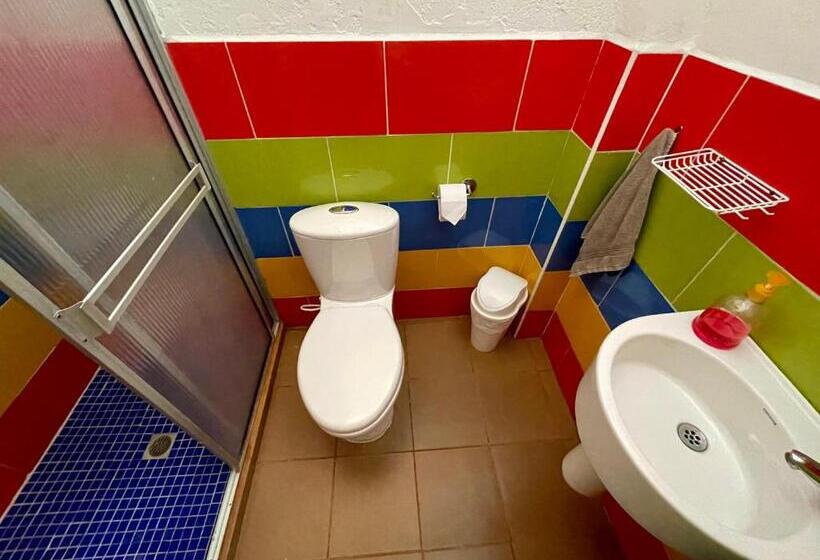 ベーシックトリプルルーム, Hostal Tralala Salento