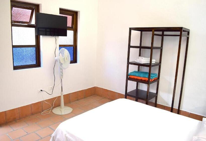 スタンダードルーム, Chrisban Hotel Boutique