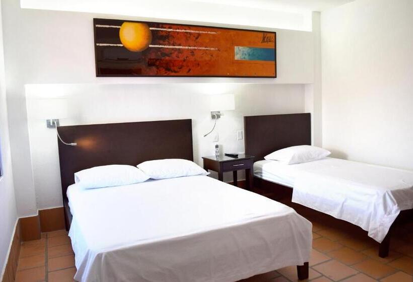 디럭스 트리플 룸, Chrisban Hotel Boutique