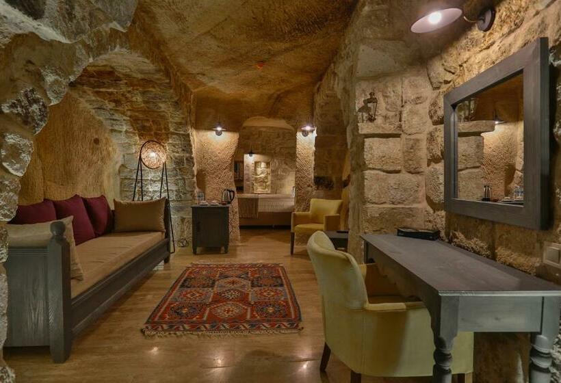 סוויטה, Acropolis Cave Suite
