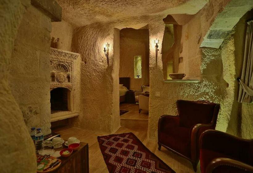 סוויטה, Acropolis Cave Suite