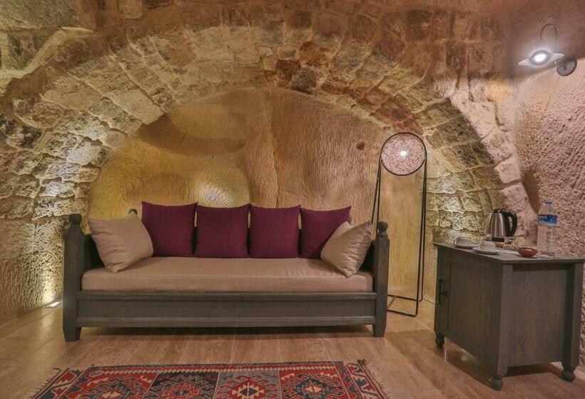 סוויטה, Acropolis Cave Suite