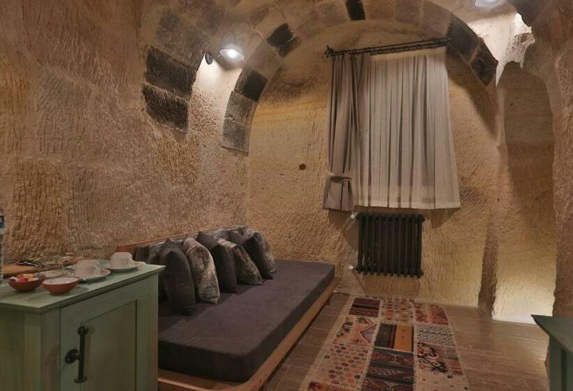 סוויטה, Acropolis Cave Suite