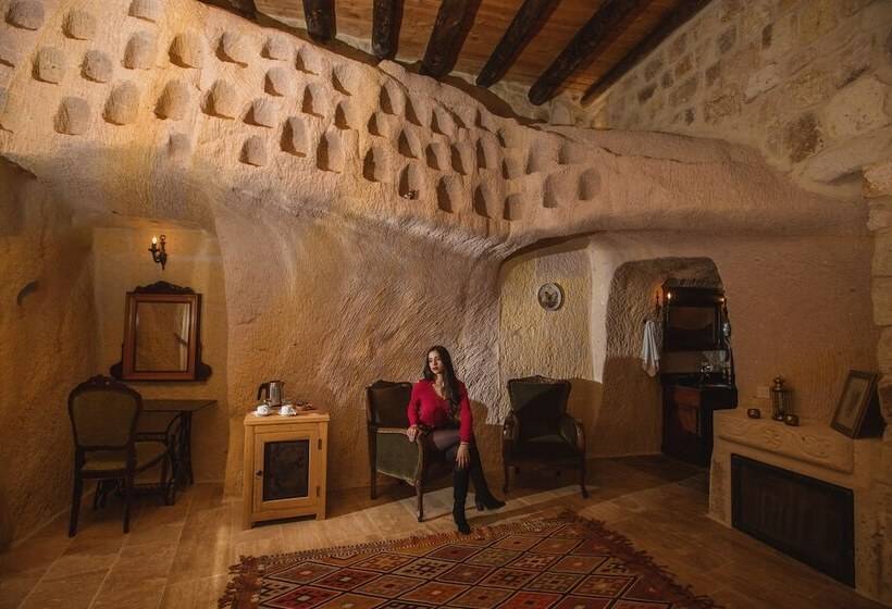 סוויטה נשיאותית, Acropolis Cave Suite