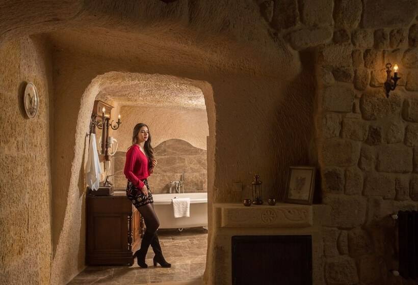 סוויטה נשיאותית, Acropolis Cave Suite