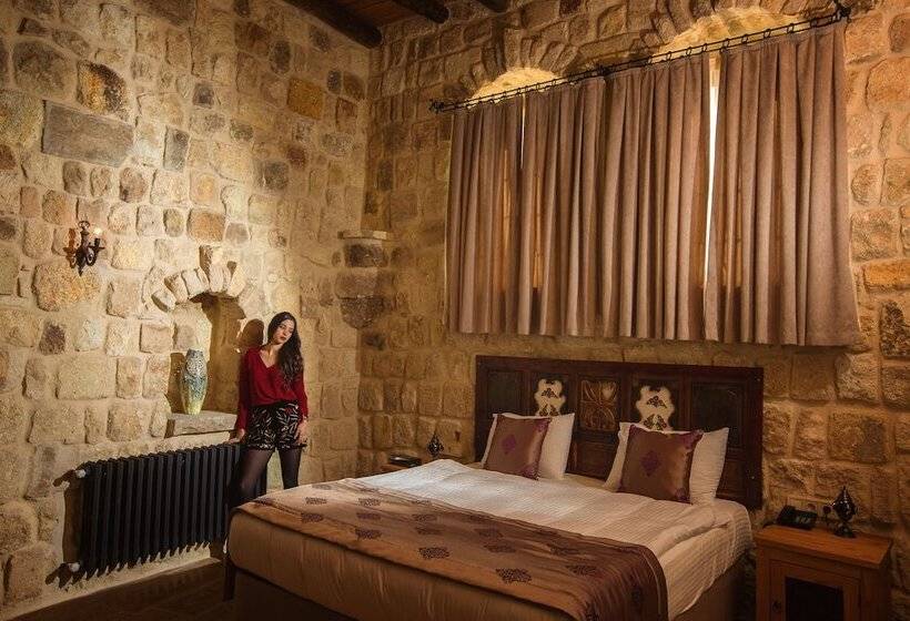 סוויטה נשיאותית, Acropolis Cave Suite