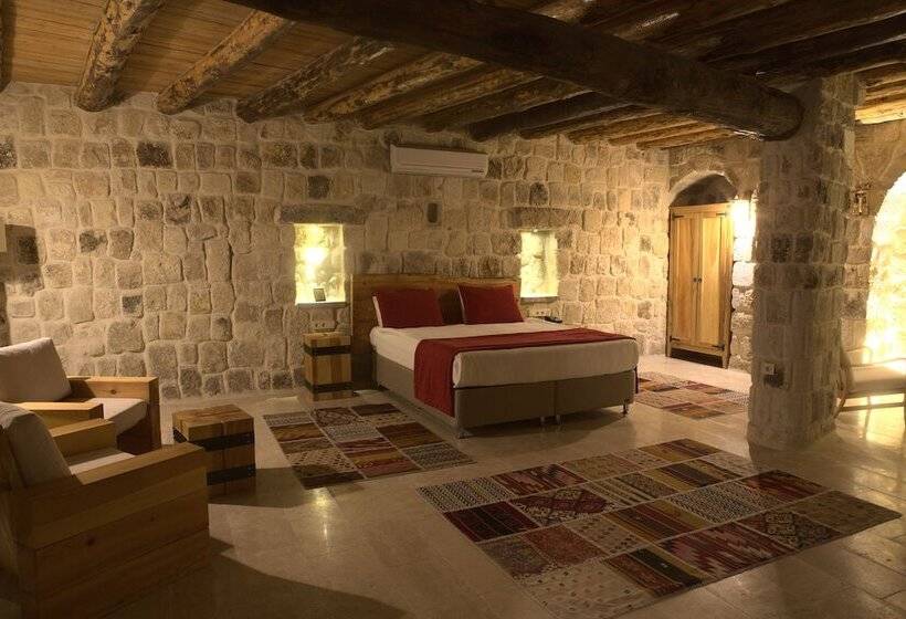 סוויטה, Acropolis Cave Suite