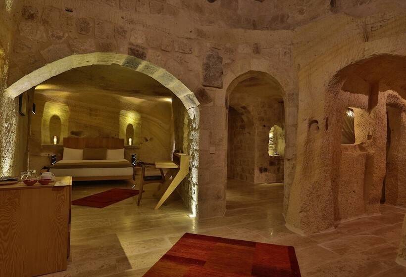 סוויטה, Acropolis Cave Suite