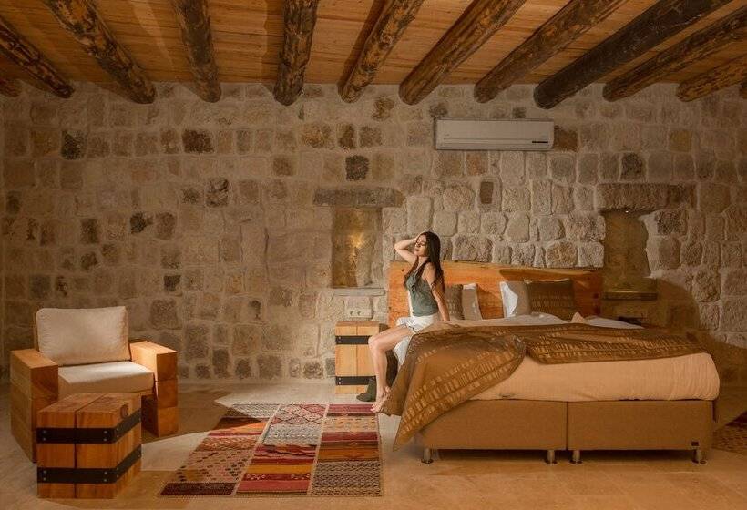 סוויטה, Acropolis Cave Suite