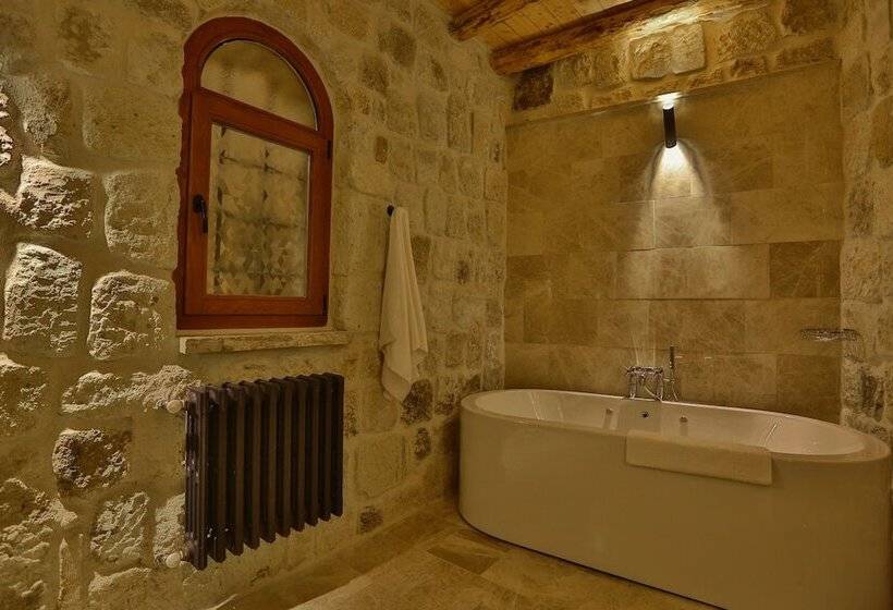 סוויטה, Acropolis Cave Suite