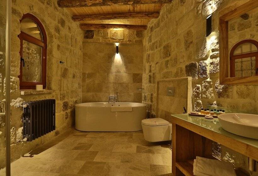 סוויטה, Acropolis Cave Suite