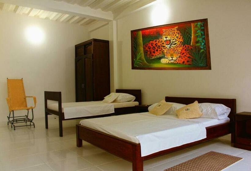 四人标准间, Tucuma Casa