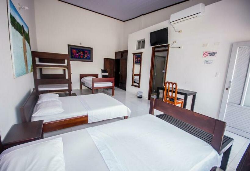 اتاق استاندارد چهار تخته, Tucuma Casa