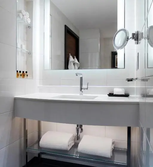 キングサイズベッドのデラックスルーム, Hyatt Regency London Albert Embankment
