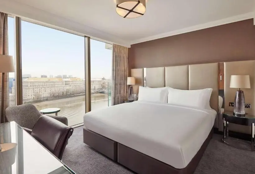 キングサイズベッドのデラックスルーム, Hyatt Regency London Albert Embankment