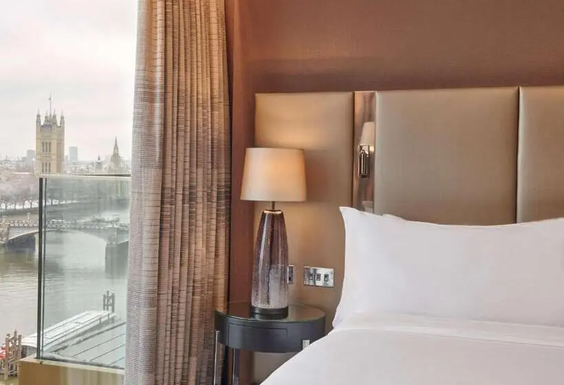 キングサイズベッドのデラックスルーム, Hyatt Regency London Albert Embankment