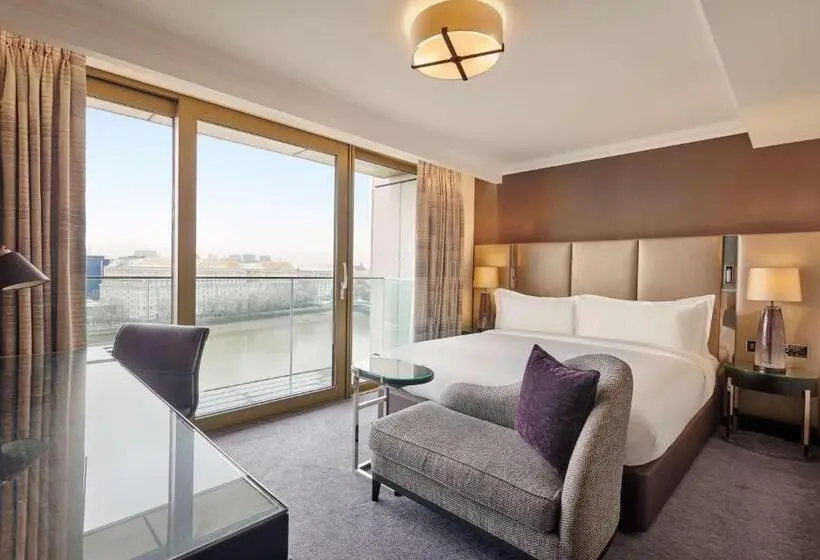 キングサイズベッドのデラックスルーム, Hyatt Regency London Albert Embankment