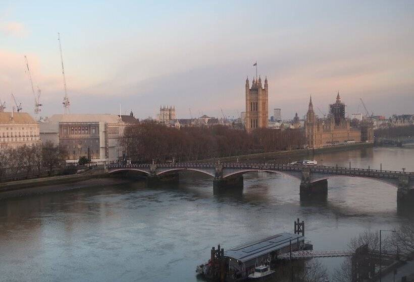 Номер Стандарт Вид на Реку, Hyatt Regency London Albert Embankment