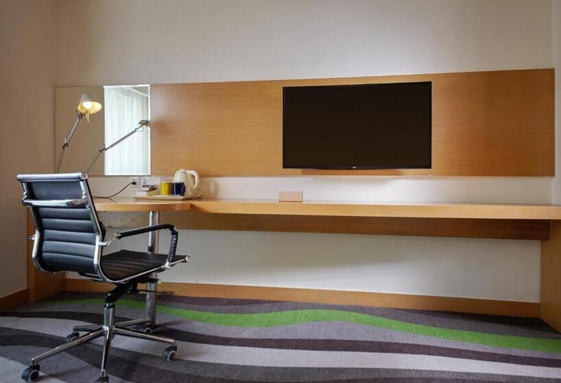 اتاق سوپریور با تخت بزرگ, Holiday Inn Express Tangshan Downtown, An Ihg