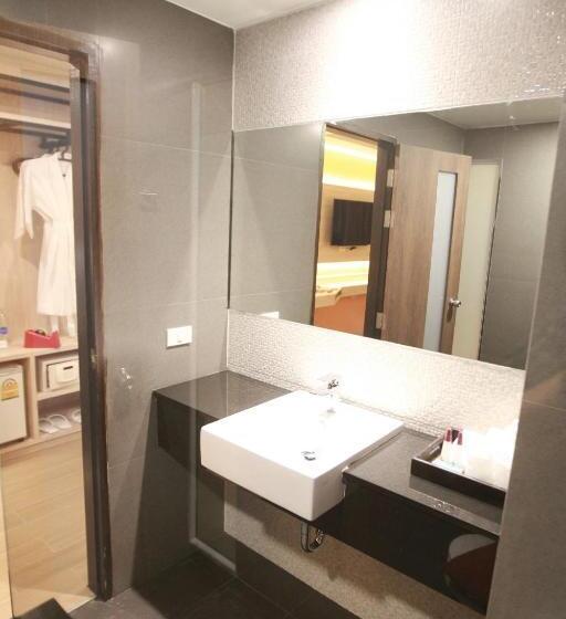 Номер Deluxe, Levana Pattaya Hotel   Sha Extra Plus