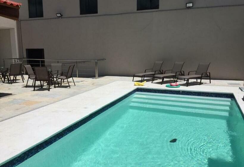 豪华单人间, Maper Mardan