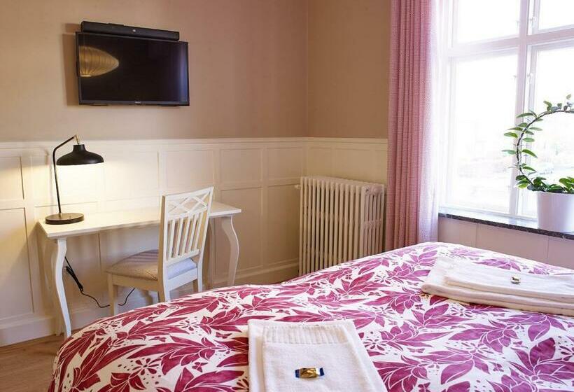 اتاق لوکس, Millasvilla