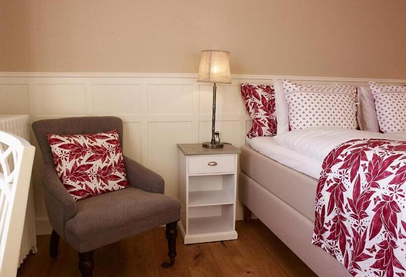 اتاق لوکس, Millasvilla