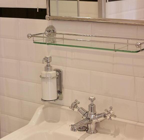 اتاق لوکس, Millasvilla