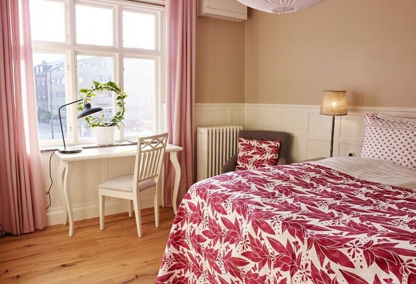 اتاق لوکس, Millasvilla