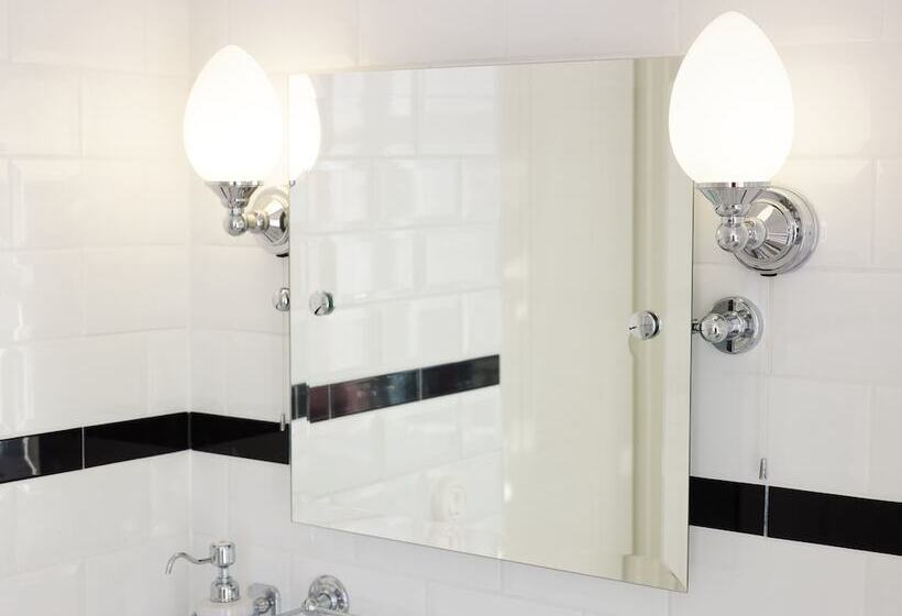 اتاق لوکس, Millasvilla