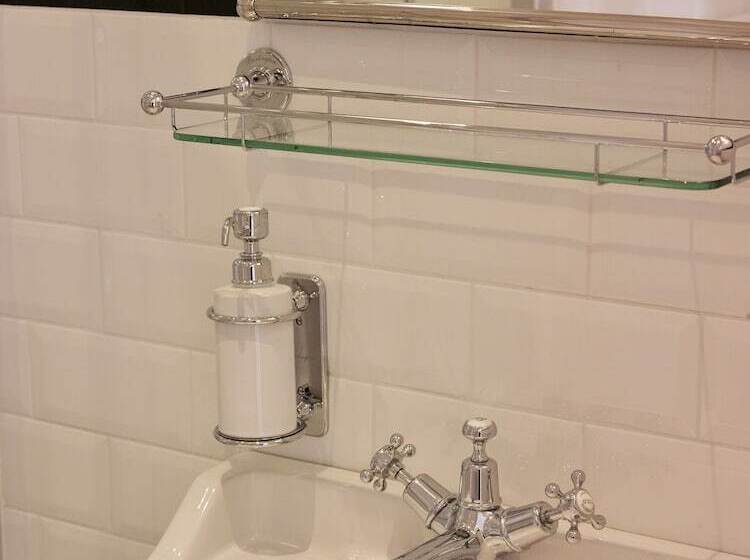 اتاق لوکس, Millasvilla