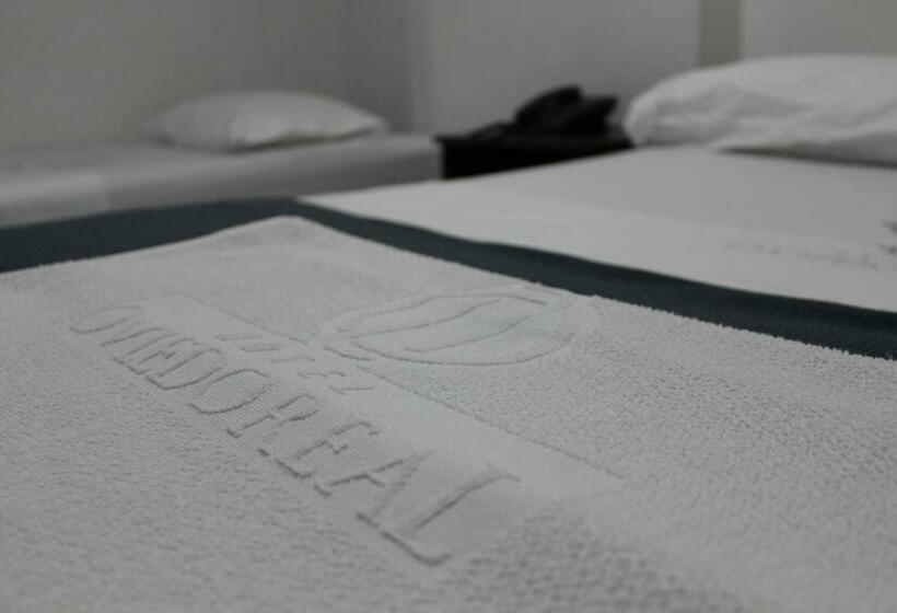 غرفة قياسية ثلاثية, Oviedo Real