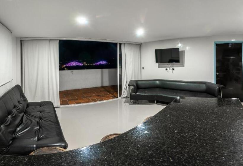 شقة غرفة واحدة, Oviedo Real