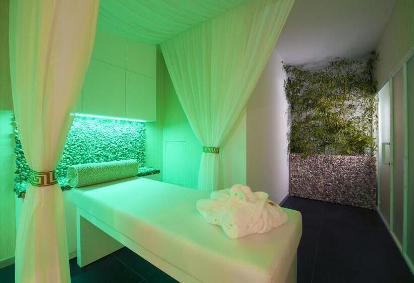 חדר משפחתי, Parque Serra Da Lousa