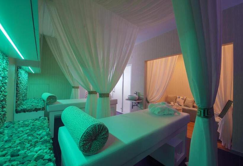 חדר משפחתי, Parque Serra Da Lousa