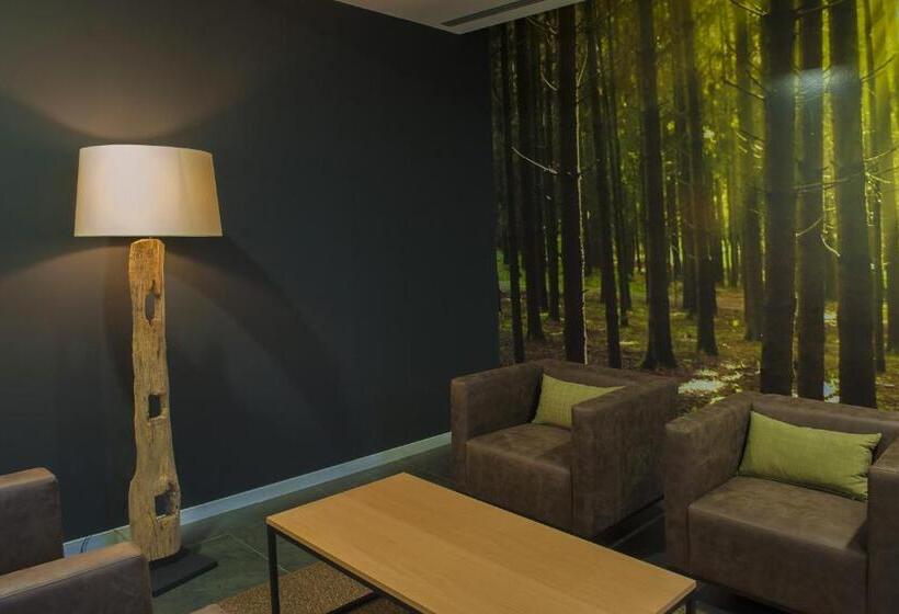 חדר משפחתי, Parque Serra Da Lousa