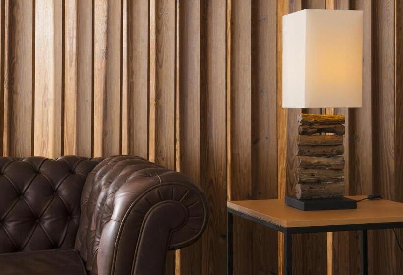 חדר משפחתי, Parque Serra Da Lousa