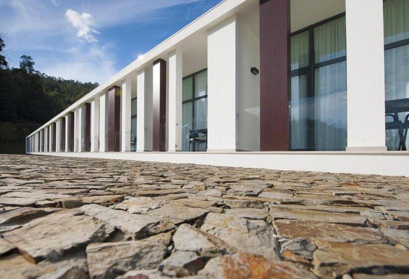 חדר משפחתי, Parque Serra Da Lousa